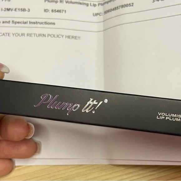 Plump it! Lip Volumizer. Brand New. Never been Opened - Picture 4 of 8